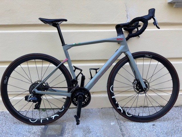 BMC RoadMachine 01 ONE - 54 Sram Red AXS